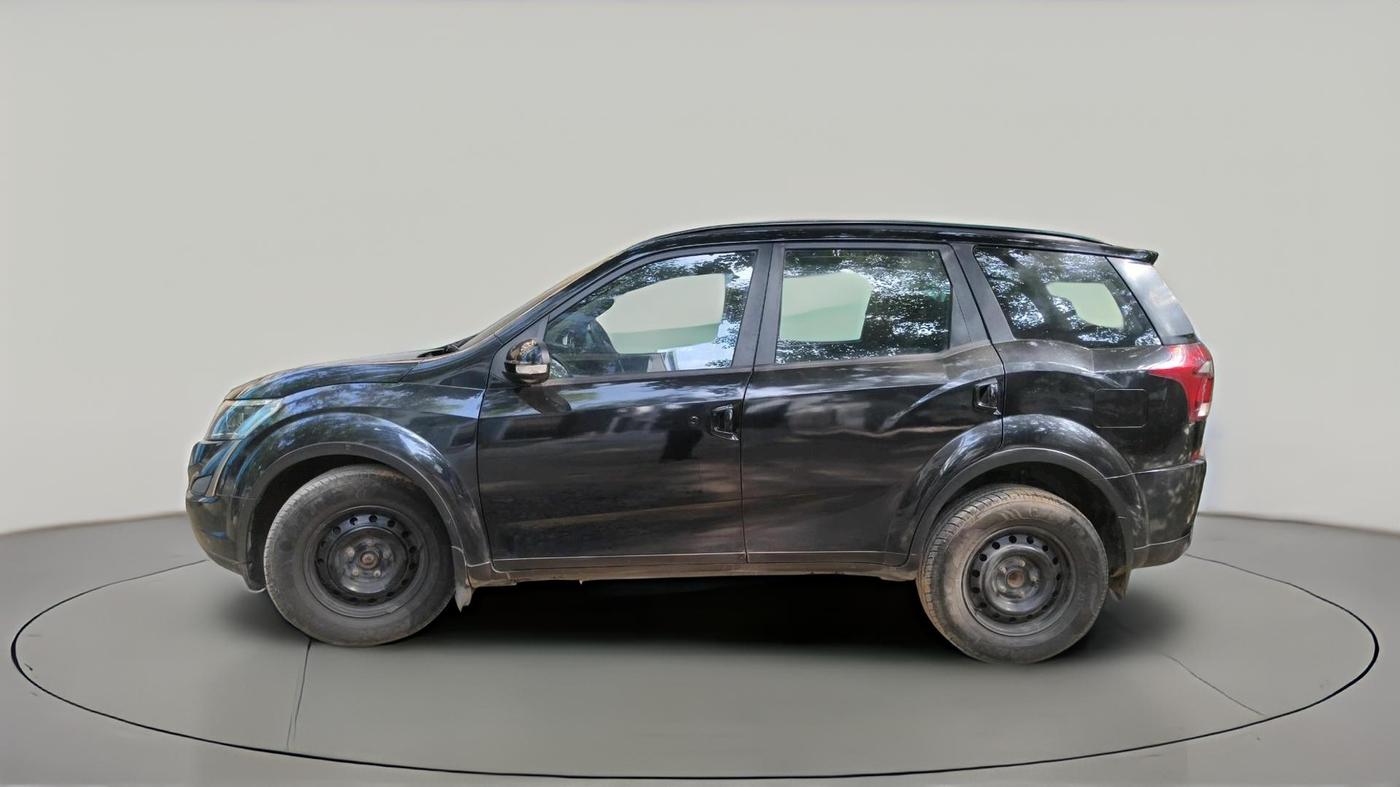2018 Mahindra XUV500 W7, Diesel, Manual, 1,33,378 km, exterior