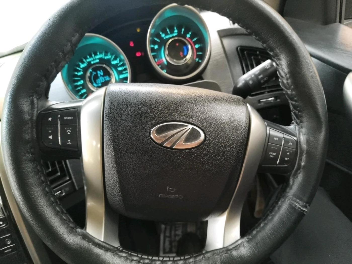 2018 Mahindra XUV500 W7, Diesel, Manual, 1,33,378 km, interior