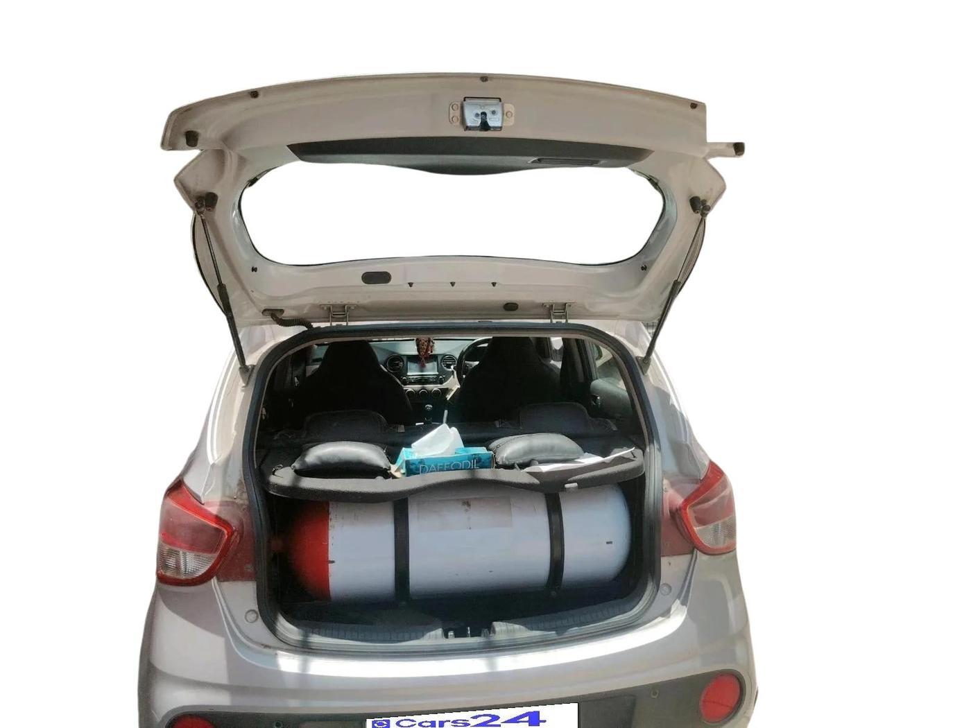 2017 Hyundai Grand i10 SPORTZ (O) 1.2 KAPPA VTVT, CNG, Manual, 85,855 km, exterior