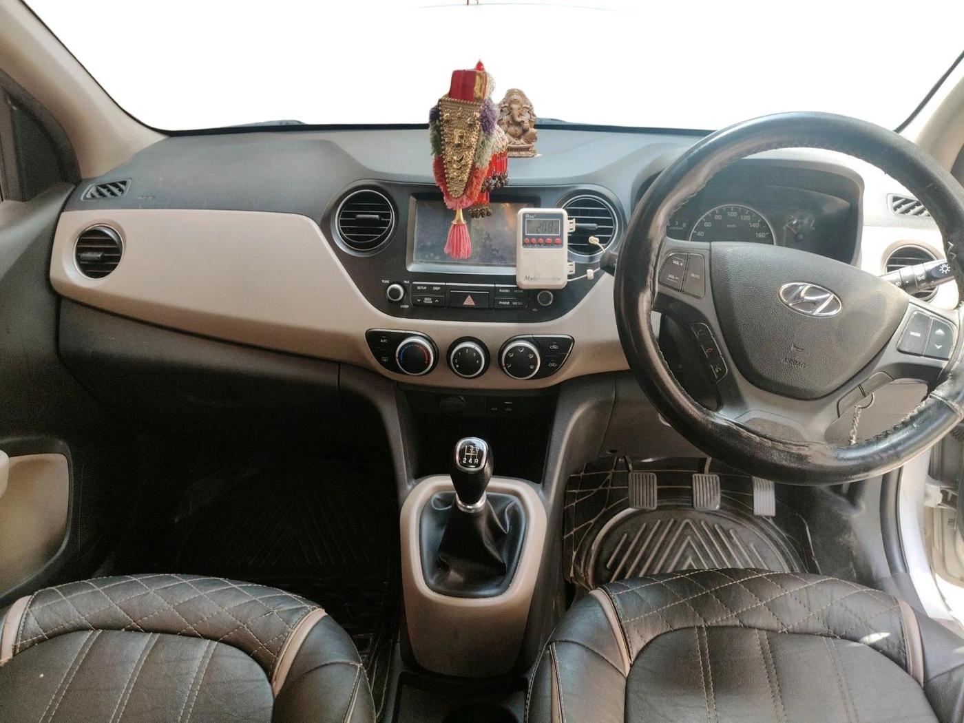 2017 Hyundai Grand i10 SPORTZ (O) 1.2 KAPPA VTVT, CNG, Manual, 85,855 km, interior