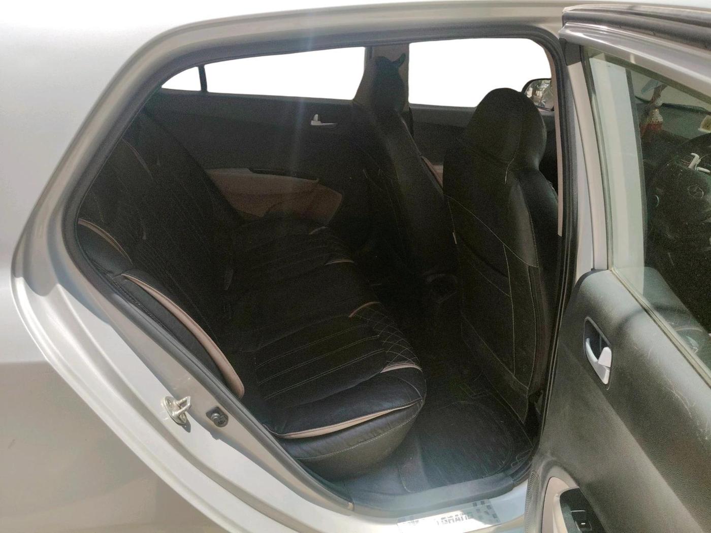 2017 Hyundai Grand i10 SPORTZ (O) 1.2 KAPPA VTVT, CNG, Manual, 85,855 km, interior