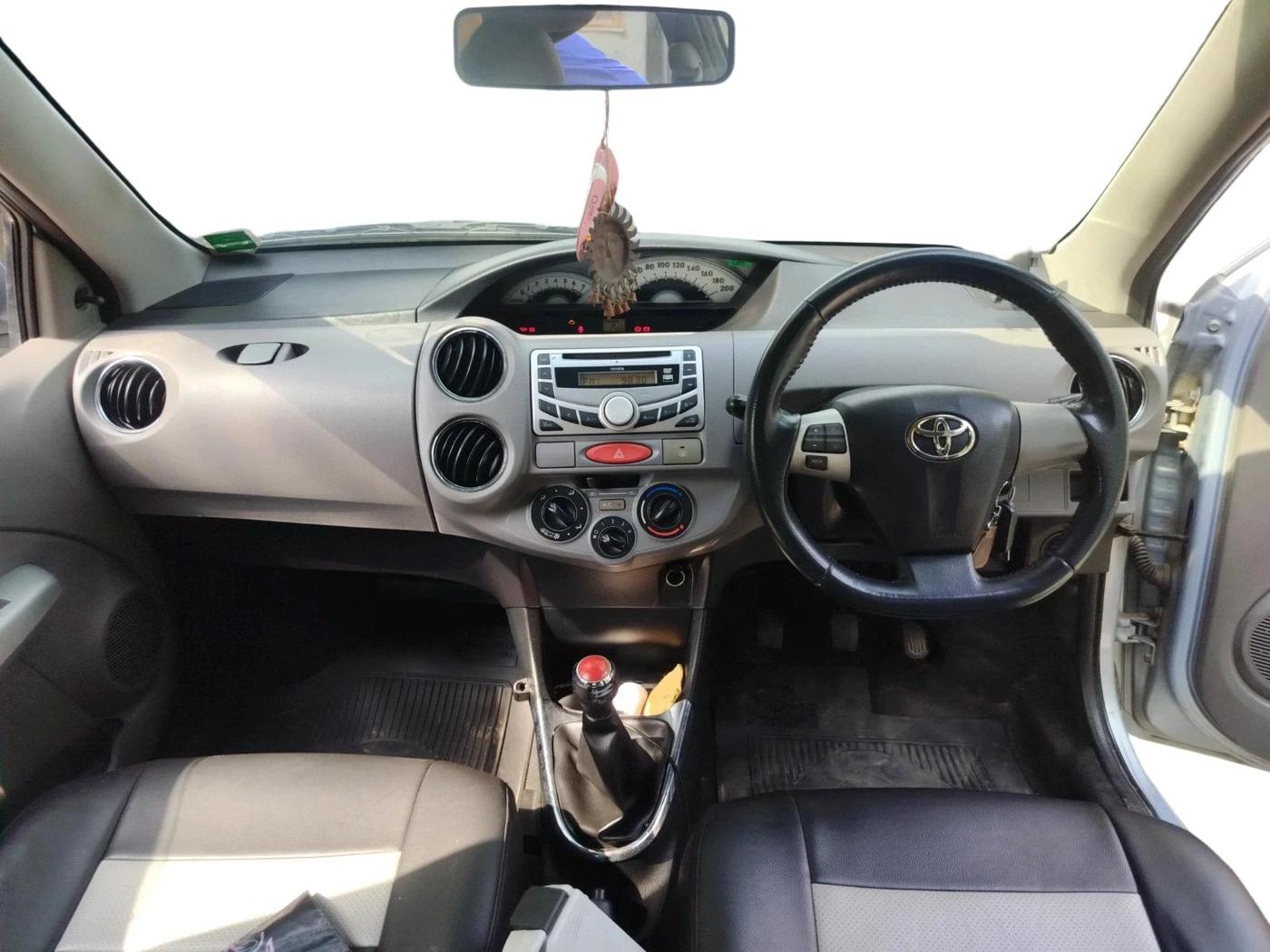 2011 Toyota Etios VX, Petrol, Manual, 74,593 km, interior
