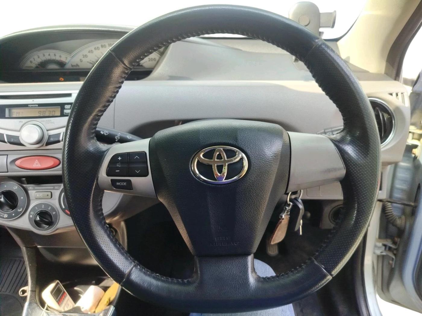 2011 Toyota Etios VX, Petrol, Manual, 74,593 km, interior