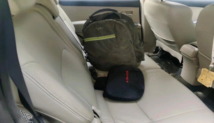 2011 Mitsubishi Outlander 2.4 MIVEC, Petrol, Automatic, 42,609 km, interior