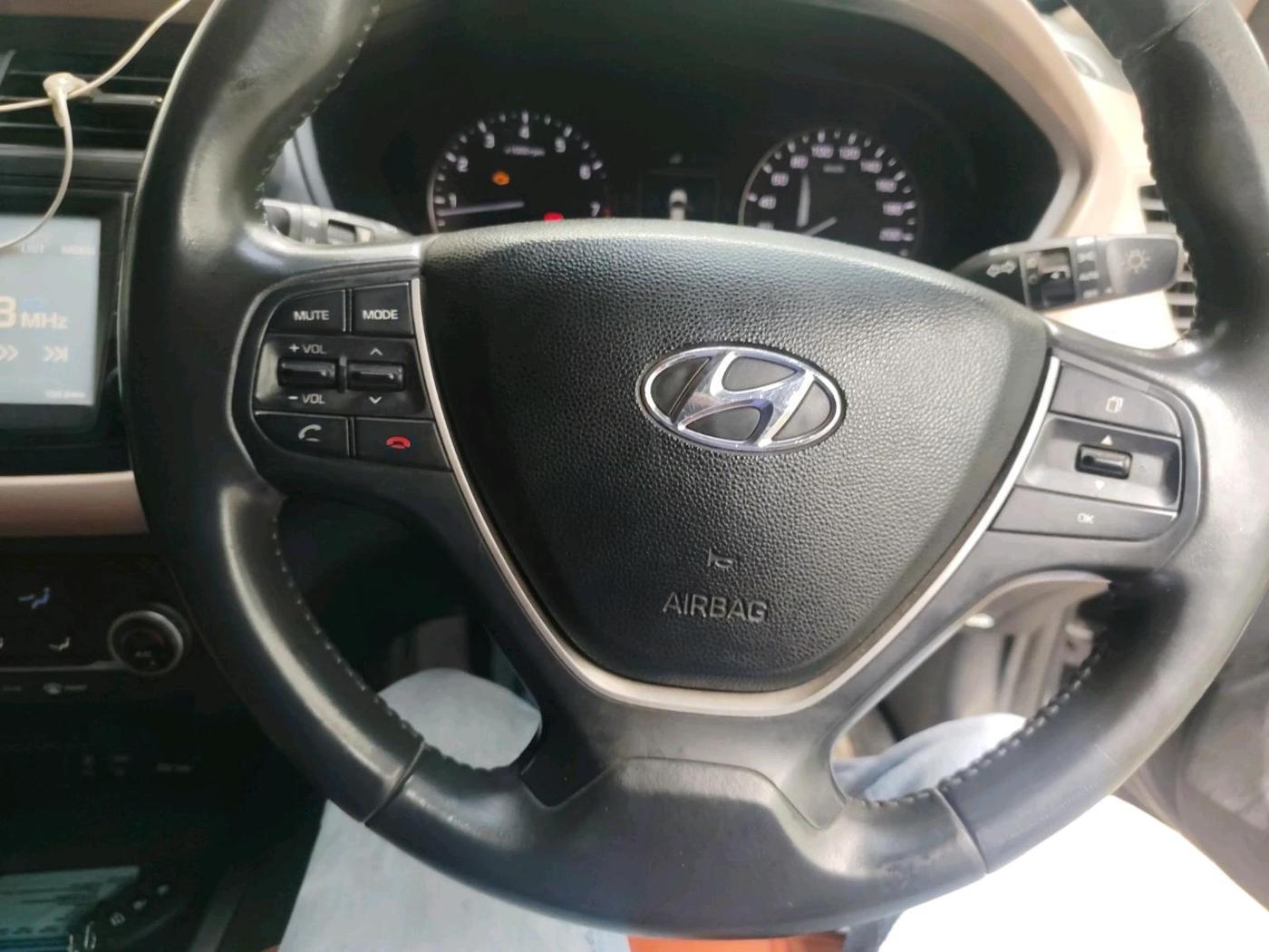 2016 Hyundai Elite i20 ASTA 1.2 (O), CNG, Manual, 61,881 km, interior