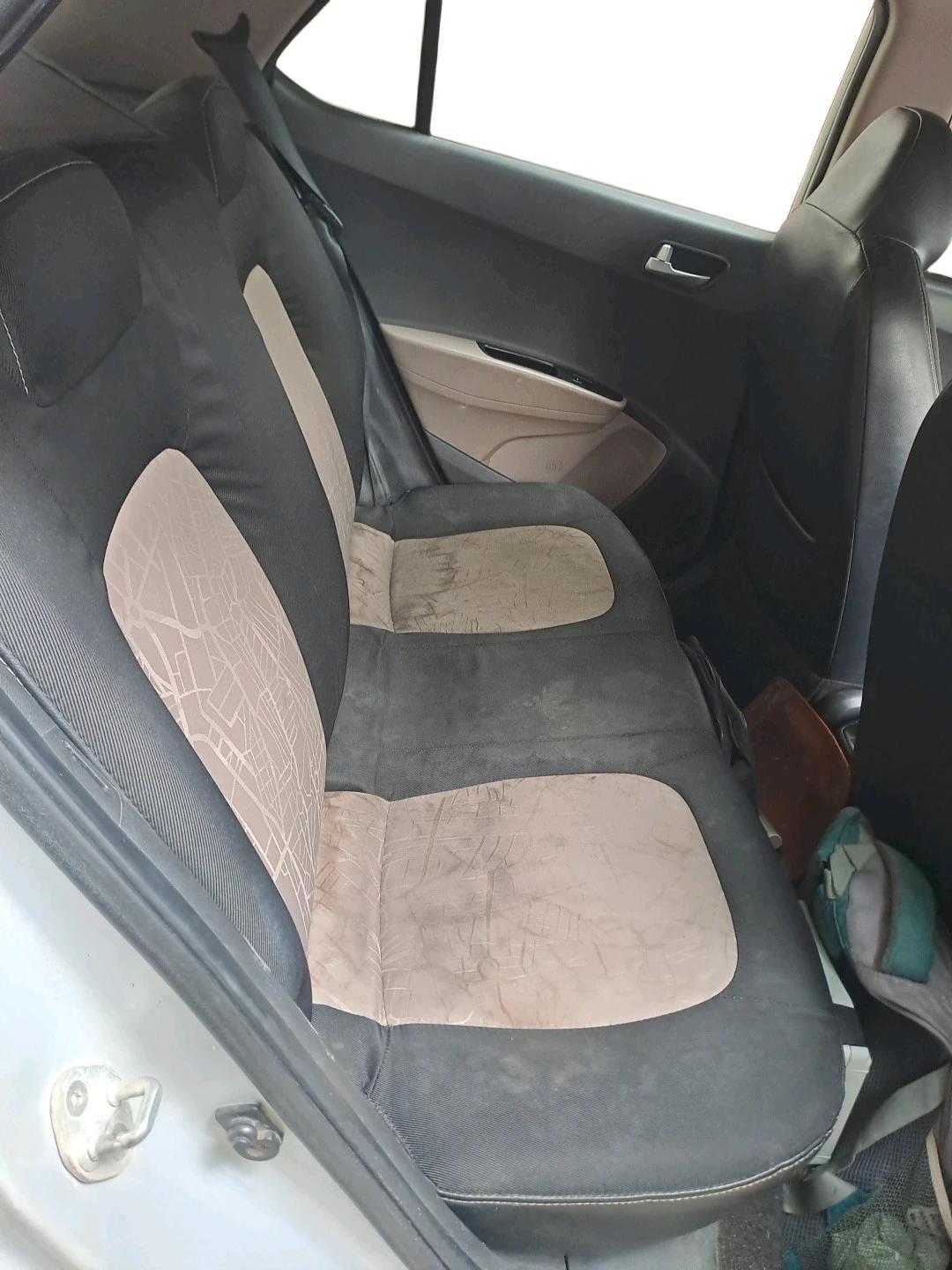 2017 Hyundai Grand i10 SPORTZ (O) AT 1.2 KAPPA VTVT, CNG, Automatic, 1,17,642 km, interior