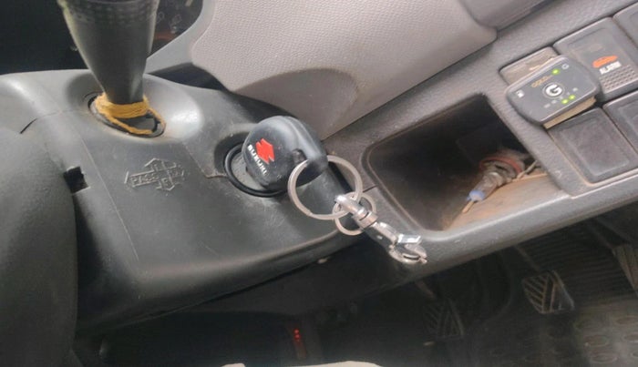 2011 Maruti Wagon R 1.0 VXI, CNG, Manual, 1,06,368 km, interior