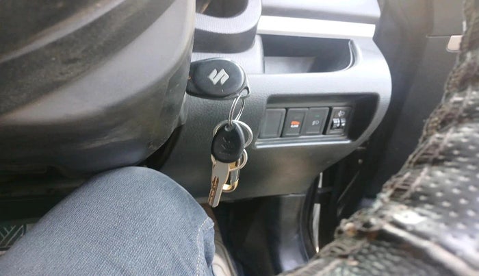 2016 Maruti Swift LXI (O), Petrol, Manual, 83,065 km, interior