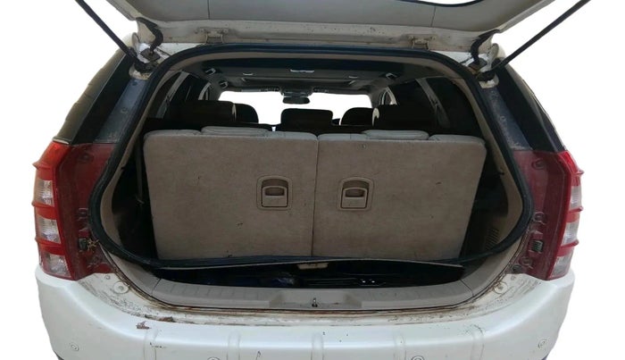 2017 Mahindra XUV500 W10 AT, Diesel, Automatic, 1,17,312 km, exterior