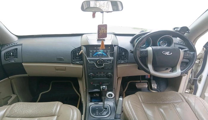 2017 Mahindra XUV500 W10 AT, Diesel, Automatic, 1,17,312 km, interior
