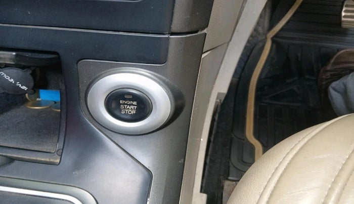 2017 Mahindra XUV500 W10 AT, Diesel, Automatic, 1,17,312 km, interior