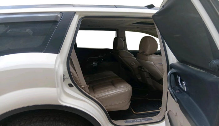 2017 Mahindra XUV500 W10 AT, Diesel, Automatic, 1,17,312 km, interior
