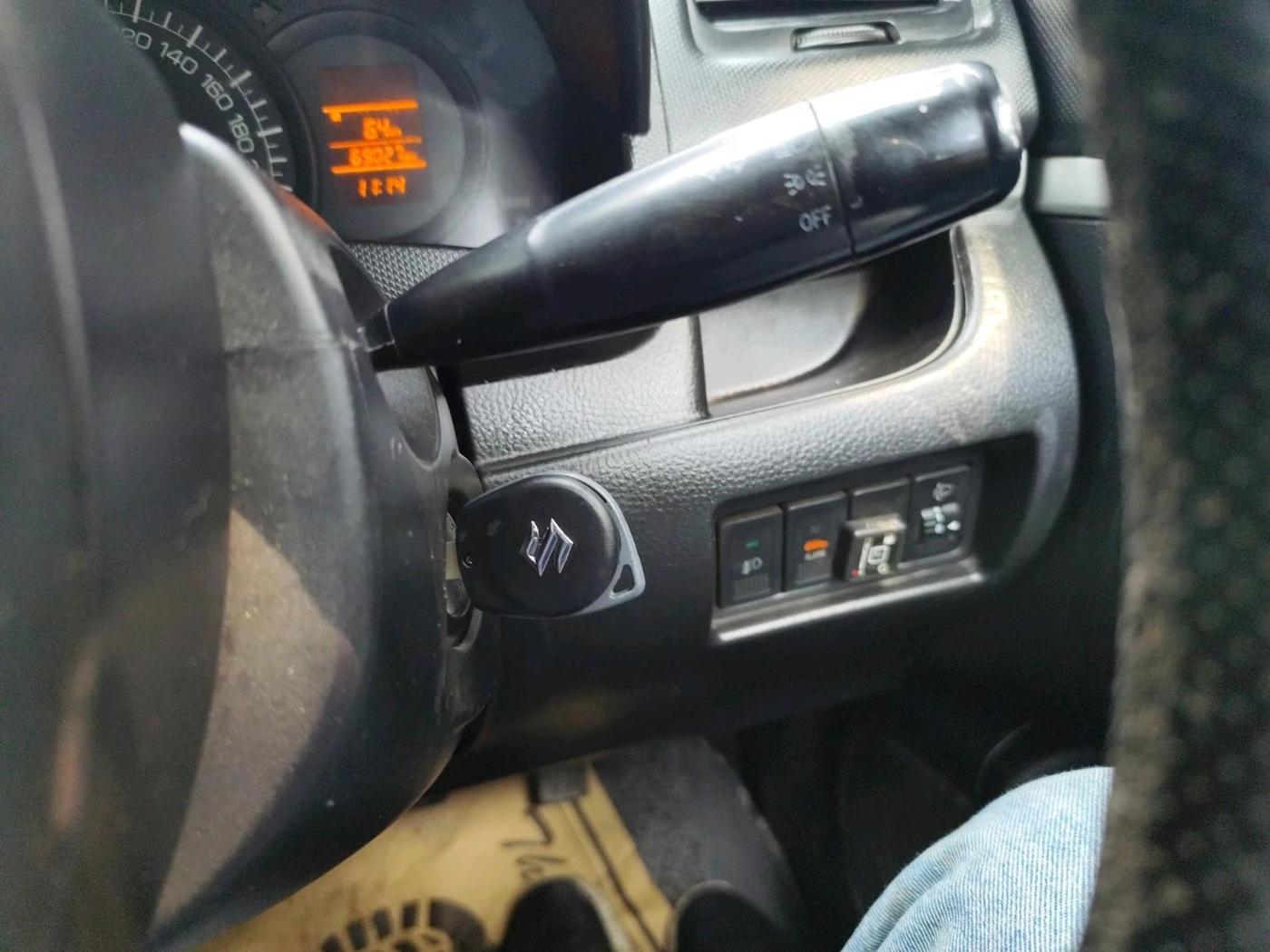 2017 Maruti Swift LXI (O), CNG, Manual, 69,027 km, interior