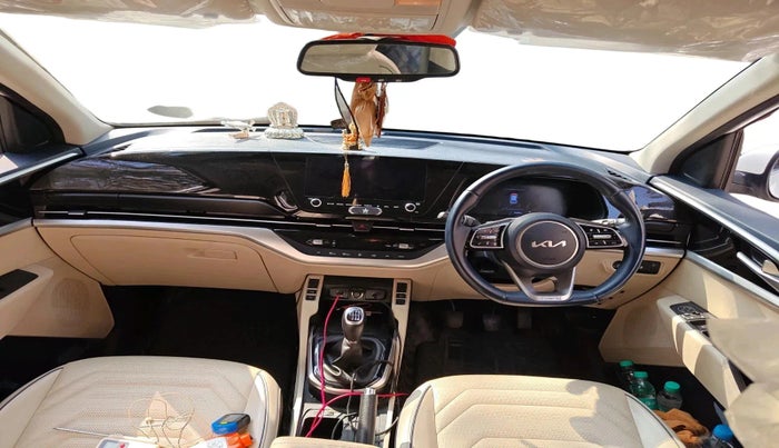 2022 KIA CARENS LUXURY 1.4 PETROL 7 STR, Petrol, Manual, 35,385 km, interior