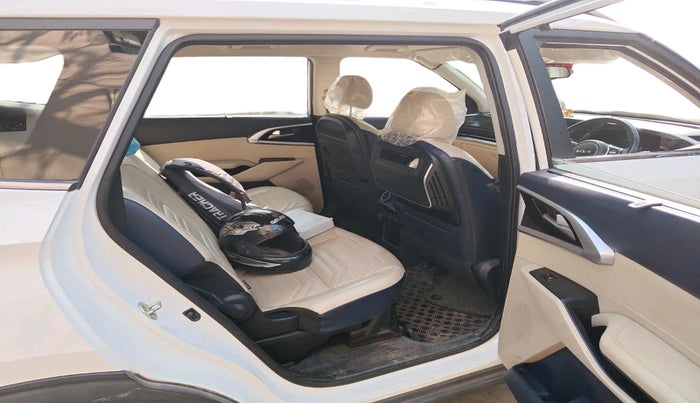 2022 KIA CARENS LUXURY 1.4 PETROL 7 STR, Petrol, Manual, 35,385 km, interior