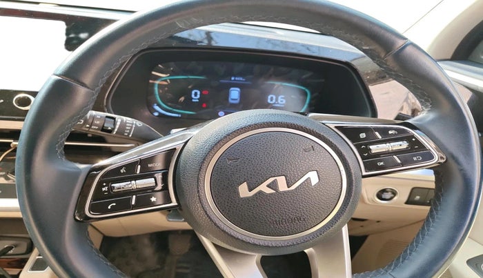 2022 KIA CARENS LUXURY 1.4 PETROL 7 STR, Petrol, Manual, 35,385 km, interior