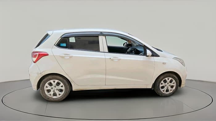 2015 Hyundai Grand i10 MAGNA 1.2 KAPPA VTVT, Petrol, Manual, 1,05,199 km, exterior