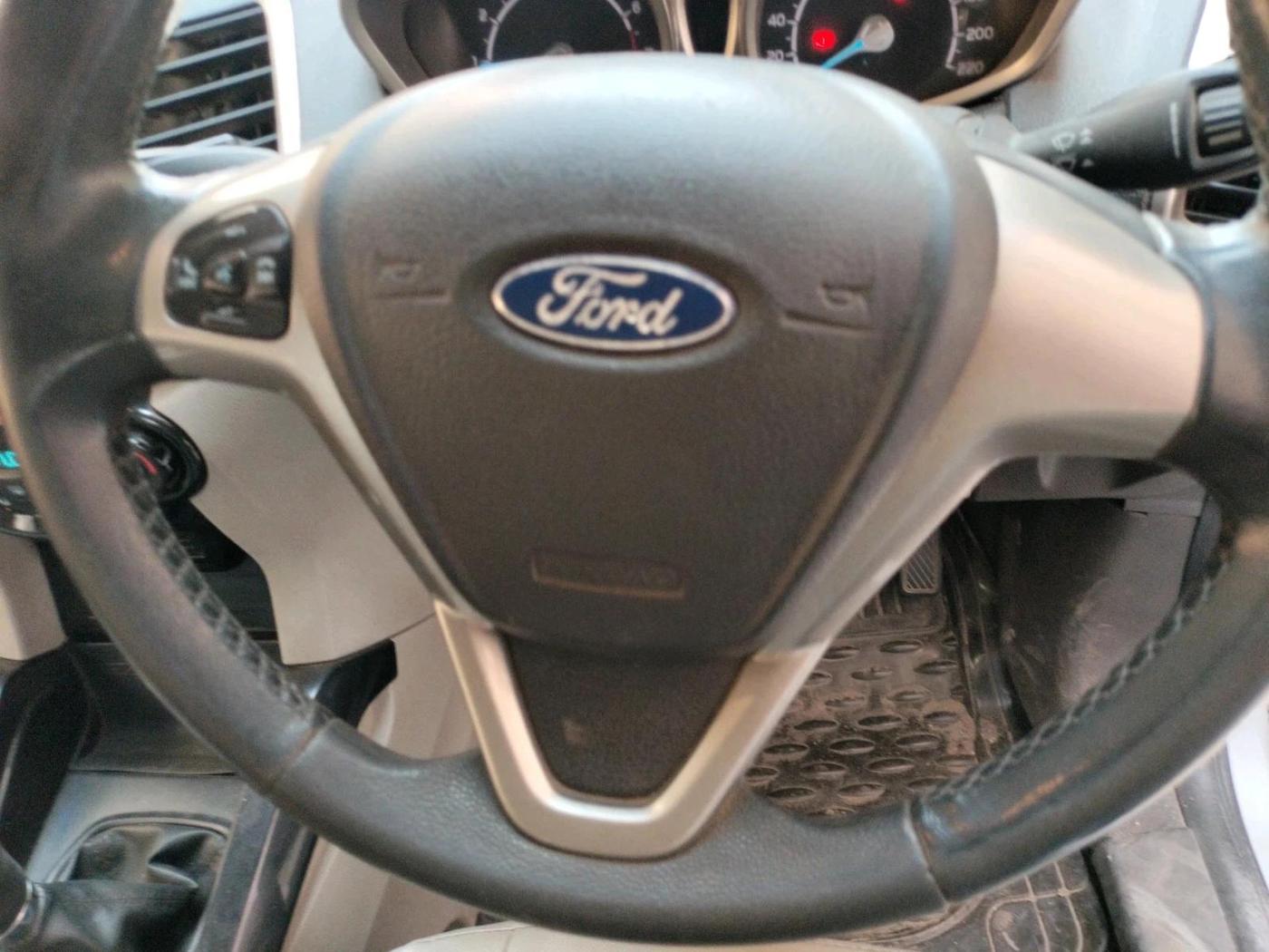 2015 Ford Ecosport TITANIUM 1.5L PETROL, Petrol, Manual, 1,35,222 km, interior