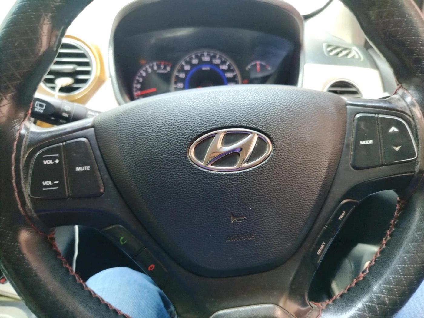 2014 Hyundai Grand i10 ASTA (O) 1.2 KAPPA VTVT, Petrol, Manual, 1,07,936 km, interior