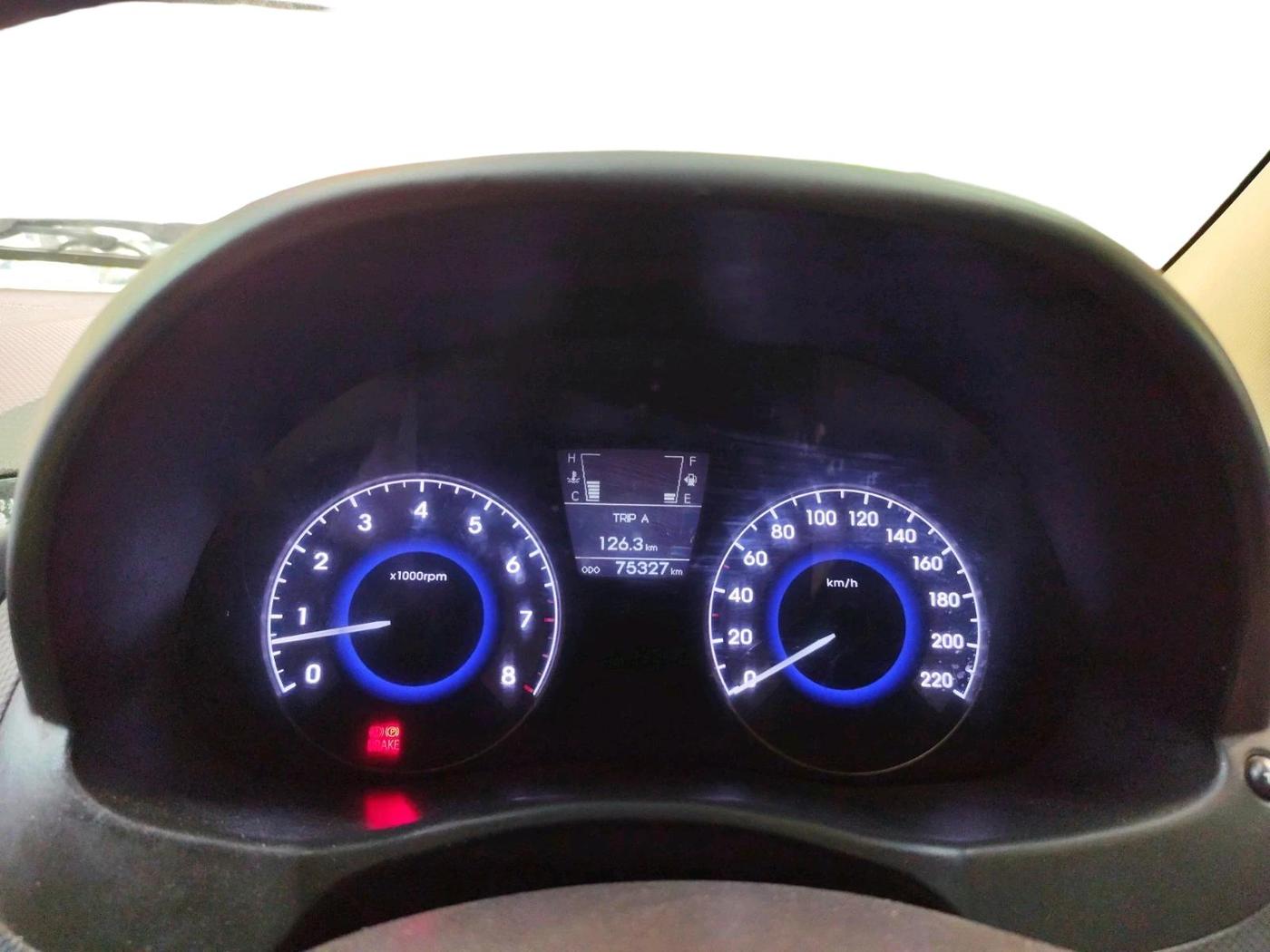 2013 Hyundai Verna FLUIDIC 1.6 VTVT, CNG, Manual, 75,327 km, interior
