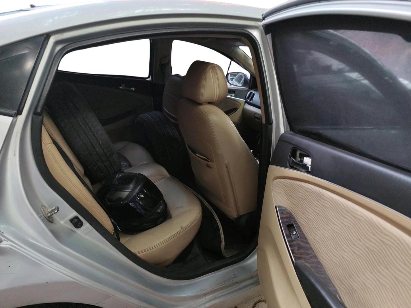 2013 Hyundai Verna FLUIDIC 1.6 VTVT, CNG, Manual, 75,327 km, interior