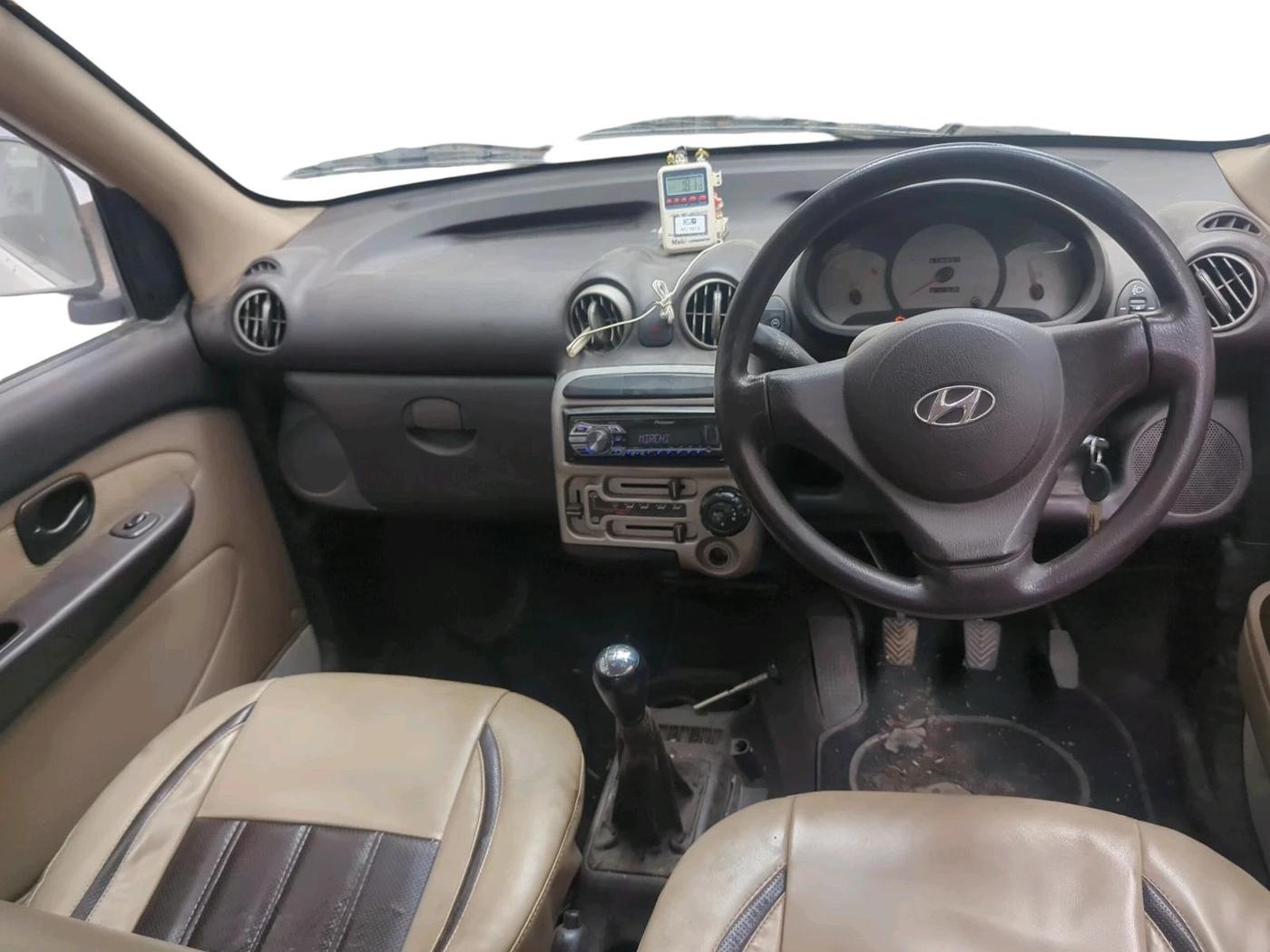 2013 Hyundai Santro Xing GL PLUS, CNG, Manual, 1,16,937 km, interior