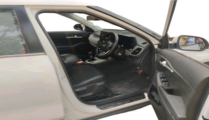 2020 KIA SELTOS HTE 1.5 PETROL, Petrol, Manual, 12,160 km, interior