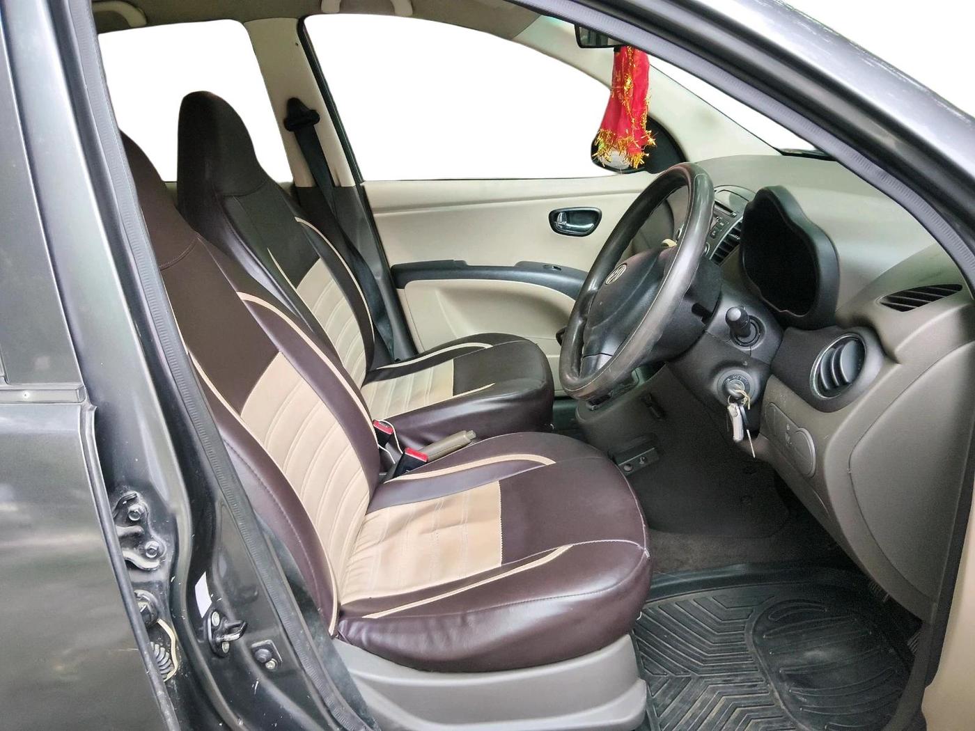 2012 Hyundai i10 MAGNA 1.2, Petrol, Manual, 1,01,629 km, interior