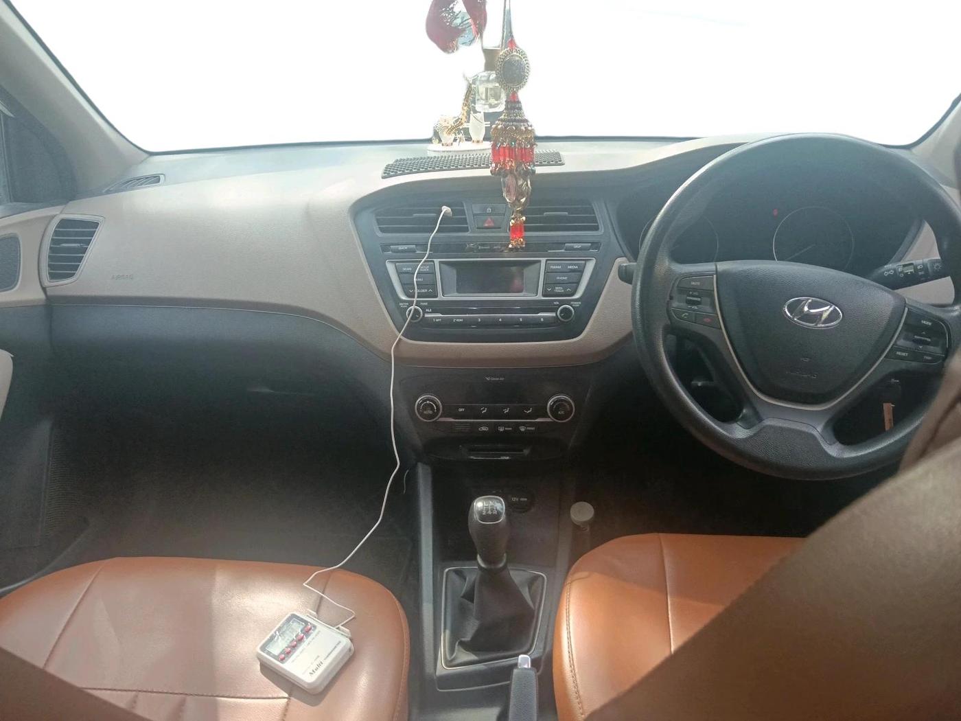 2016 Hyundai Elite i20 SPORTZ 1.2, CNG, Manual, 58,051 km, interior