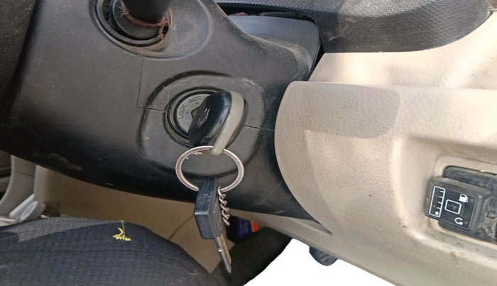 2015 Maruti Swift Dzire LXI, CNG, Manual, 48,827 km, interior