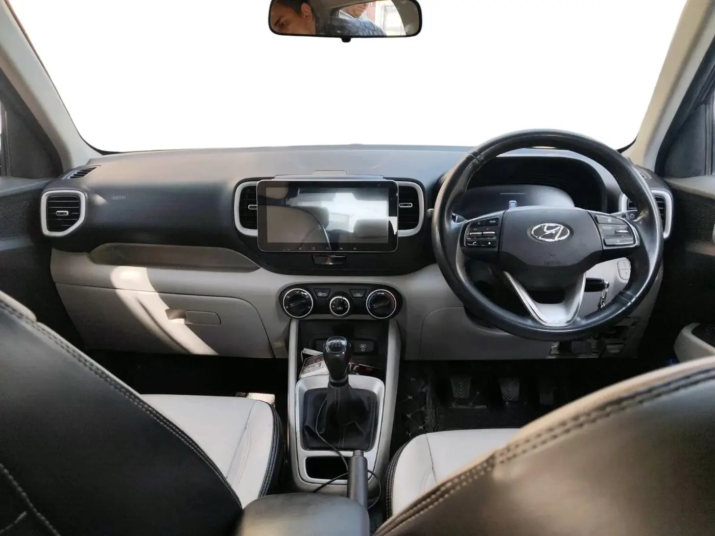 2023 Hyundai VENUE S(O) 1.2, Petrol, Manual, 32,084 km, interior