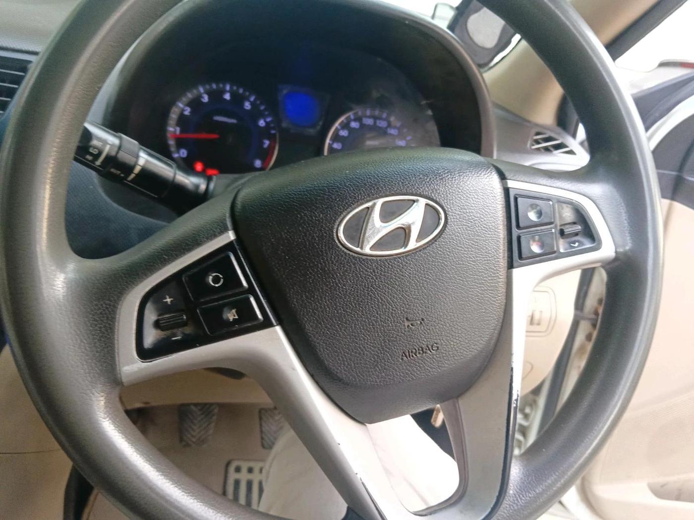 2012 Hyundai Verna FLUIDIC 1.6 VTVT EX, Petrol, Manual, 1,15,500 km, interior