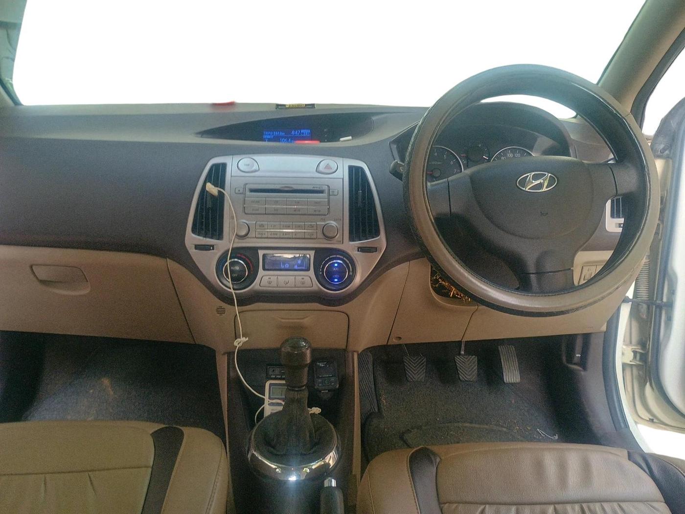 2011 Hyundai i20 MAGNA (O) 1.2, Petrol, Manual, 35,633 km, interior