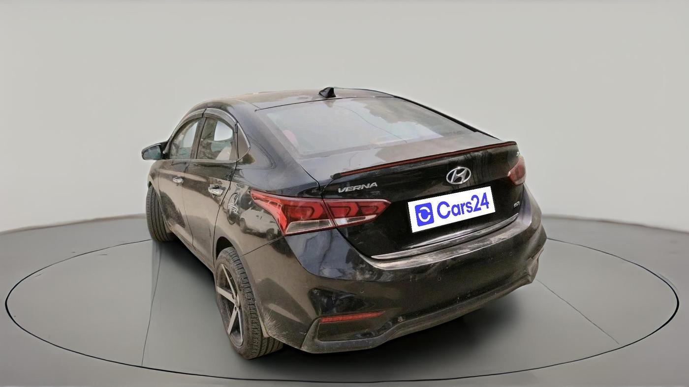 2018 Hyundai Verna 1.6 VTVT SX O, Petrol, Manual, 1,24,826 km, exterior
