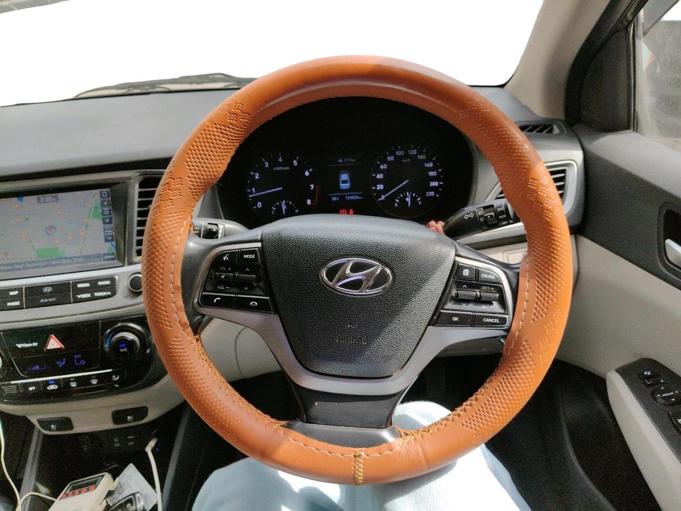2018 Hyundai Verna 1.6 VTVT SX O, Petrol, Manual, 1,24,826 km, interior