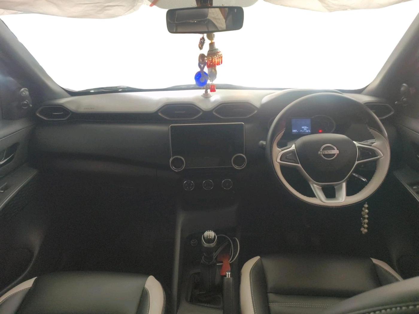 2025 Nissan MAGNITE Visia B4D 1.0 Petrol MT, Petrol, Manual, 4,608 km, interior
