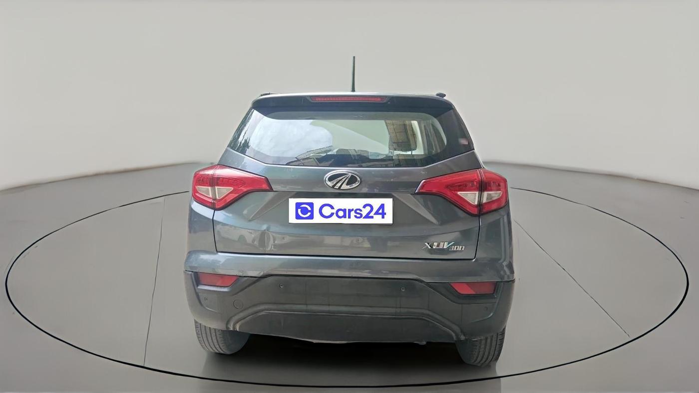2021 Mahindra XUV300 W6 1.5 Diesel, Diesel, Manual, 49,708 km, exterior
