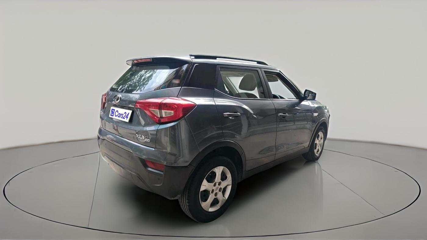 2021 Mahindra XUV300 W6 1.5 Diesel, Diesel, Manual, 49,708 km, exterior