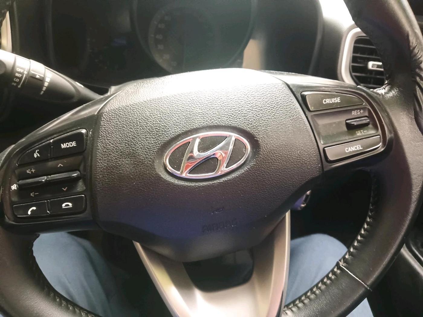 2019 Hyundai VENUE SX 1.0 TURBO, Petrol, Manual, 61,698 km, interior