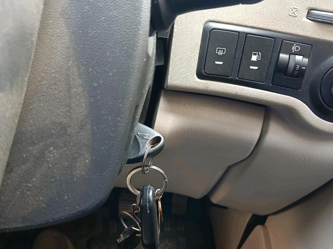 2017 Mahindra Scorpio S10 1.99 INTELLI-HYBRID, Diesel, Manual, 74,725 km, interior