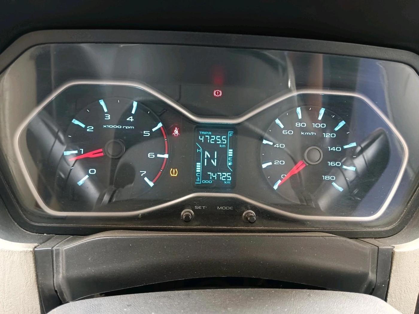 2017 Mahindra Scorpio S10 1.99 INTELLI-HYBRID, Diesel, Manual, 74,725 km, interior