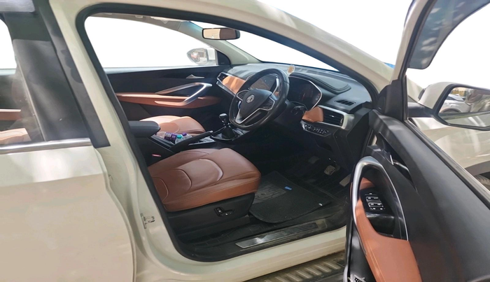 2022 MG HECTOR PLUS SHARP 1.5 PETROL TURBO HYBRID MT 6-STR, Petrol, Manual, 58,844 km, interior