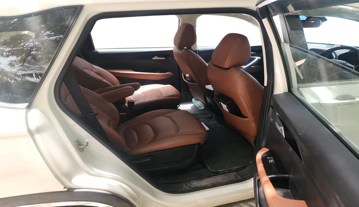 2022 MG HECTOR PLUS SHARP 1.5 PETROL TURBO HYBRID MT 6-STR, Petrol, Manual, 58,844 km, interior