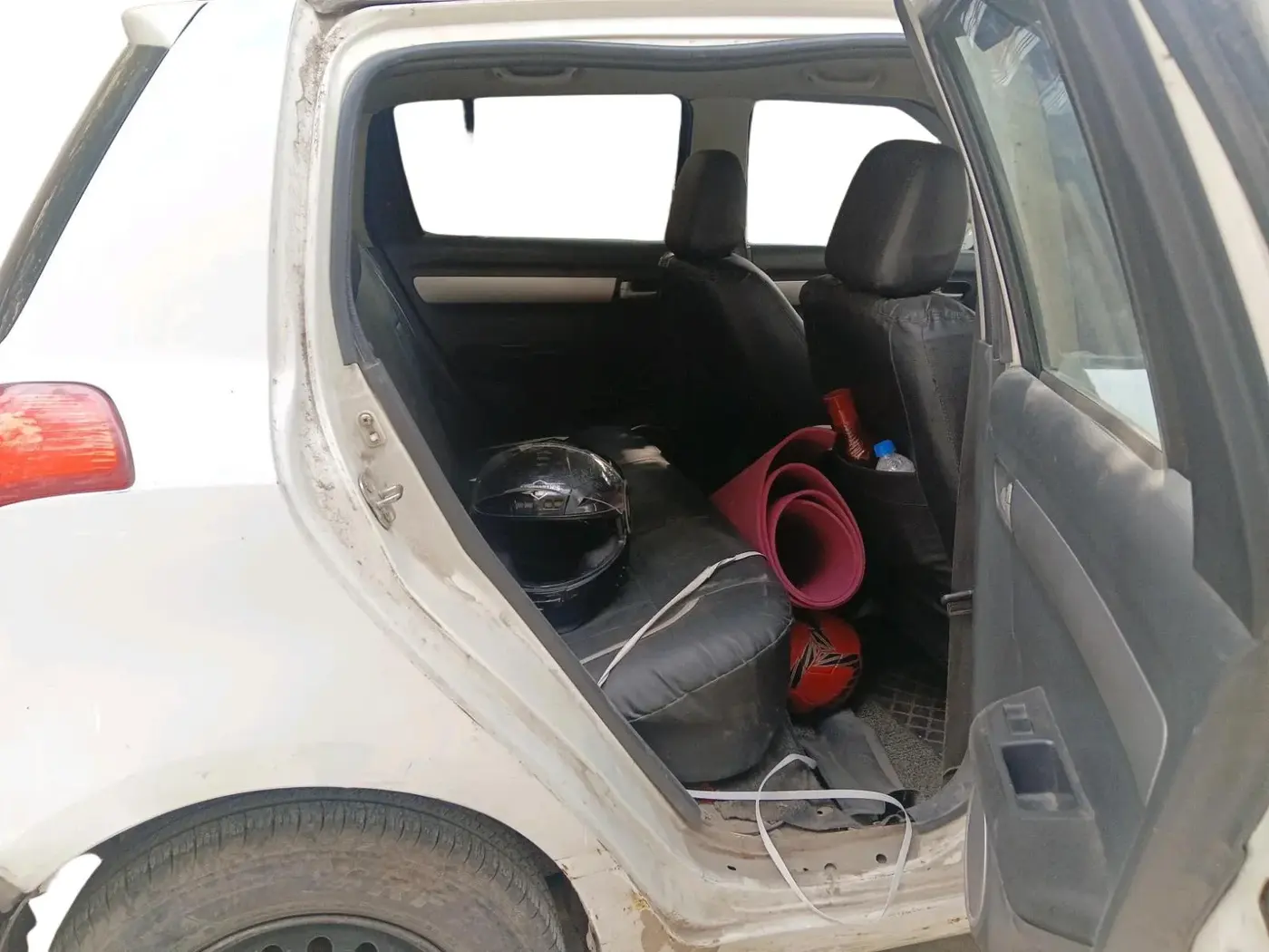 2011 Maruti Swift VXI, Petrol, Manual, 77,372 km, interior