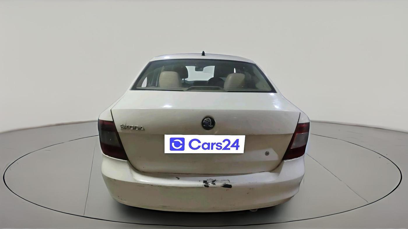 2014 Skoda Rapid AMBITION 1.6 MPI MT PLUS, Petrol, Manual, 1,03,354 km, exterior