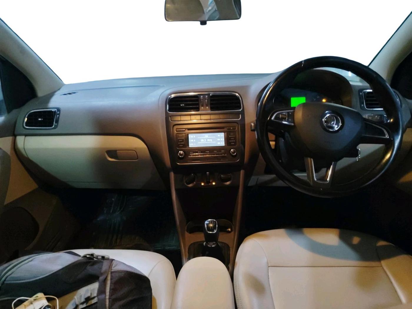 2014 Skoda Rapid AMBITION 1.6 MPI MT PLUS, Petrol, Manual, 1,03,354 km, interior