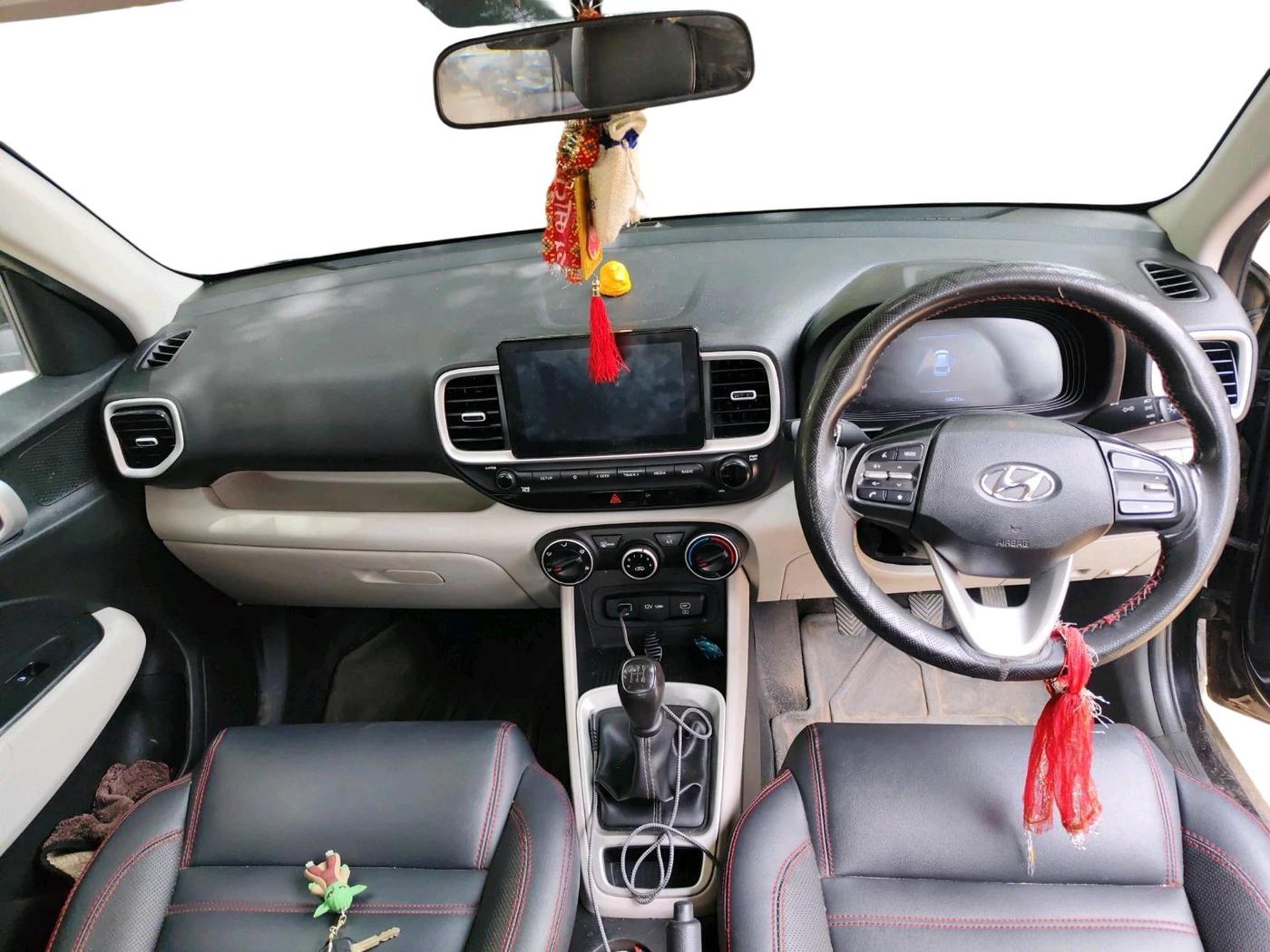 2023 Hyundai VENUE S 1.2, Petrol, Manual, 58,071 km, interior