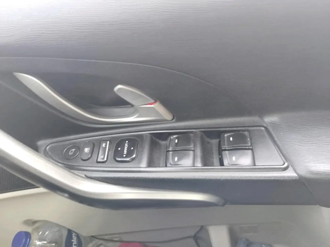 2016 Mahindra XUV500 W10 1.99, Diesel, Manual, 39,584 km, interior