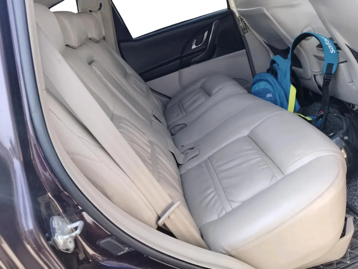 2016 Mahindra XUV500 W10 1.99, Diesel, Manual, 39,584 km, interior
