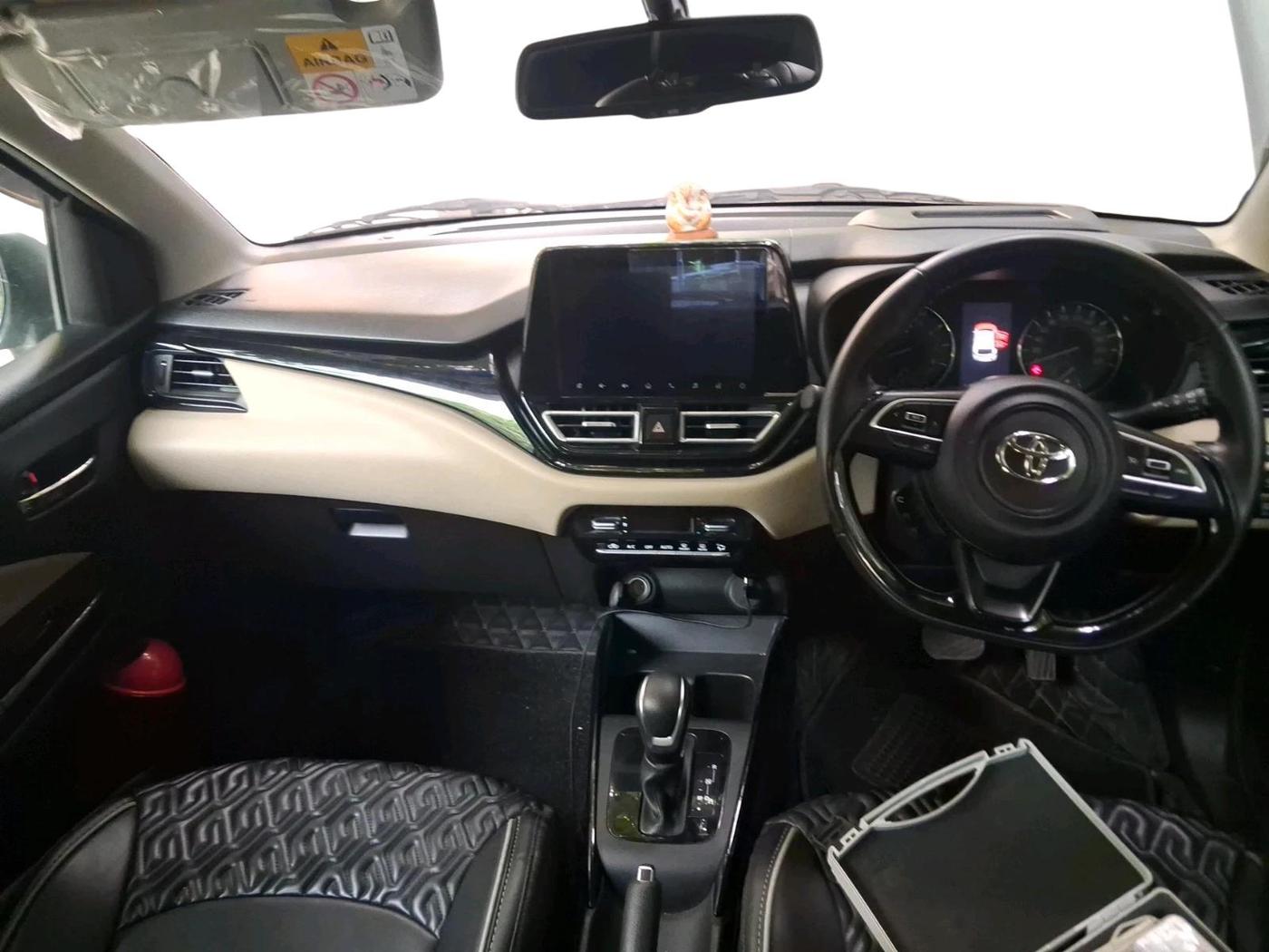 2022 Toyota Glanza V AMT, Petrol, Automatic, 13,842 km, interior